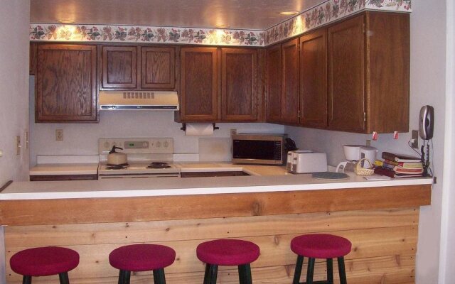 Mountainwood Condominium 103 - 2 BR