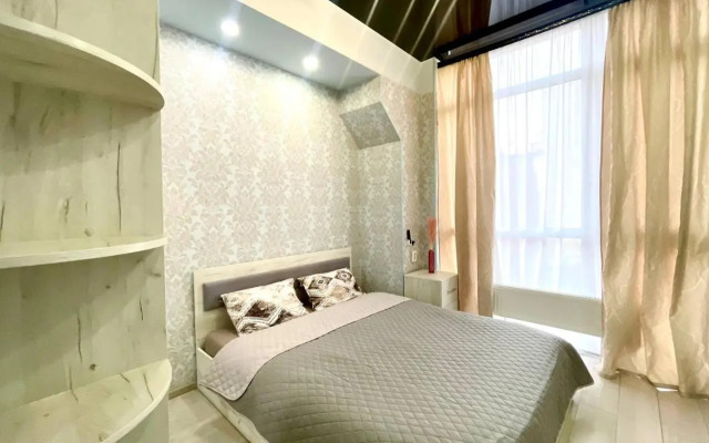 Студия возле Французского бульвара