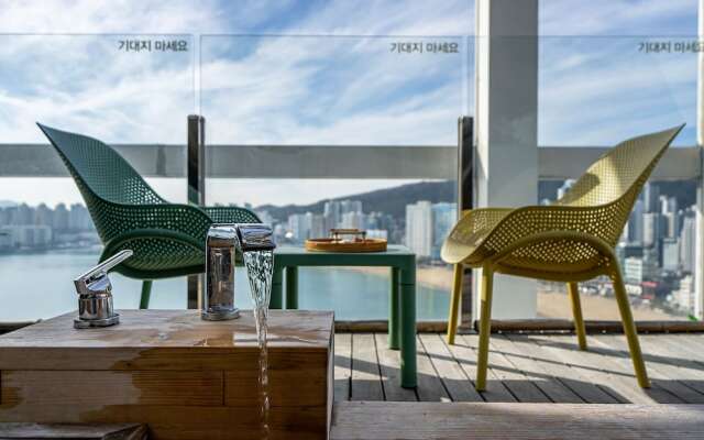 The Bay Club Hotel