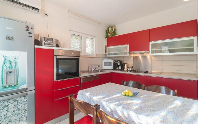 Awesome Home in Splitska With Wifi and 3 Bedrooms