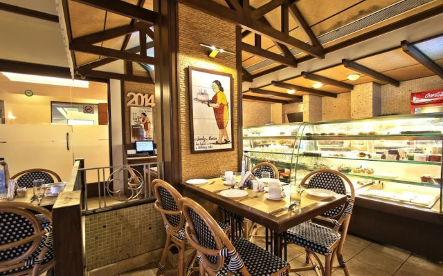 Hotel Aajura
