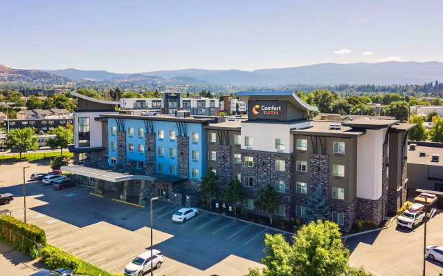 Comfort Suites Kelowna