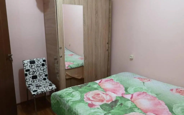 Kvartira dvuhkomnatnaja v Batumi, 10 minut do morja