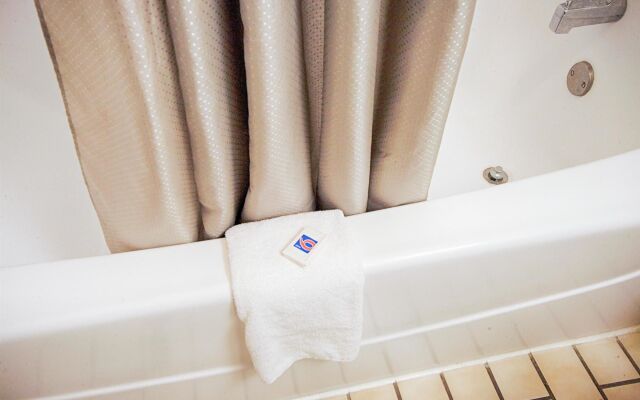 Motel 6 Albany, NY