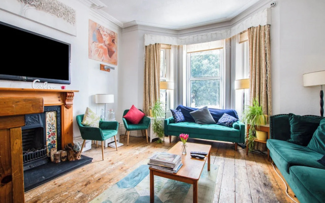 OYO The Lodge Bournemouth