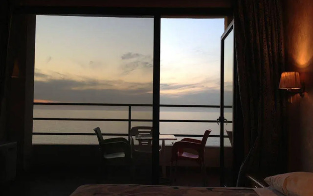 Aquarium Hotel & Resort