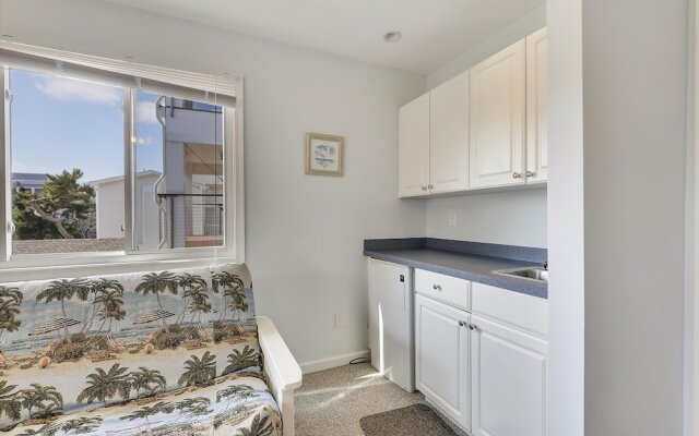 16B Read Street by Long & Foster