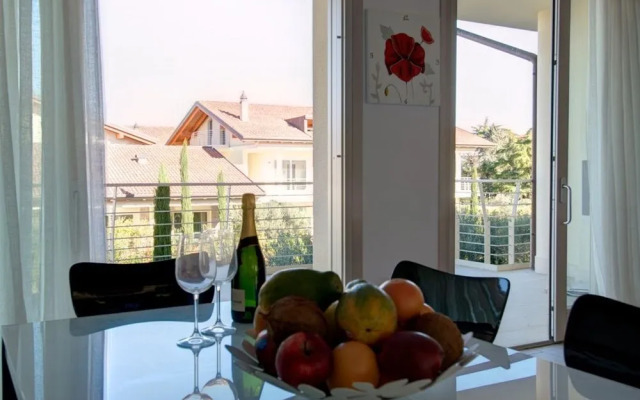 Sirmione Halldis Apartments