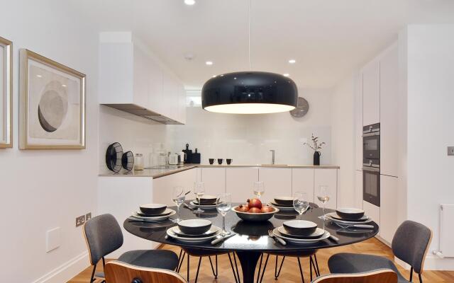 Stunning Mayfair 3 Bed £8 million Air Conditioned