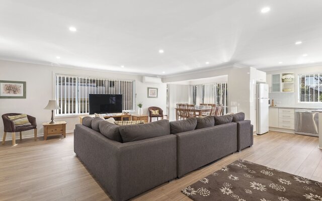 Bay Serene, 15 Mistral Close