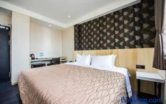 Hotel 9
