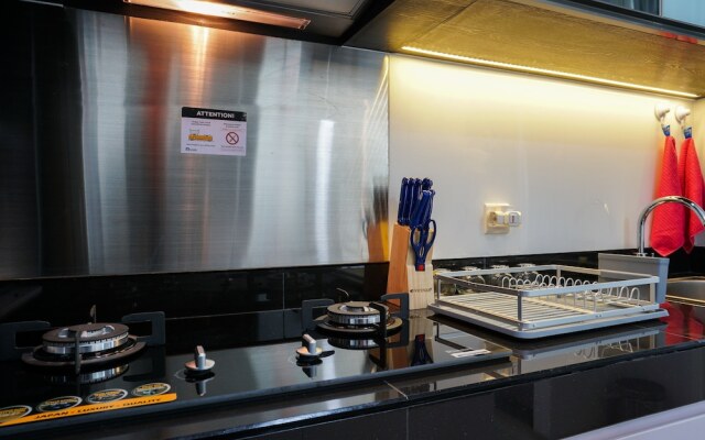 Modern 2BR Apartment at Citra Lake Suites