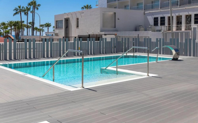 Carihuela Suites
