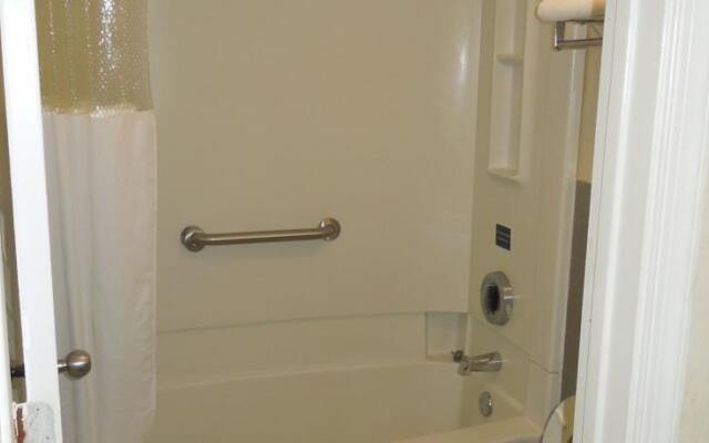 Travelodge Virginia Beach Bay Beach