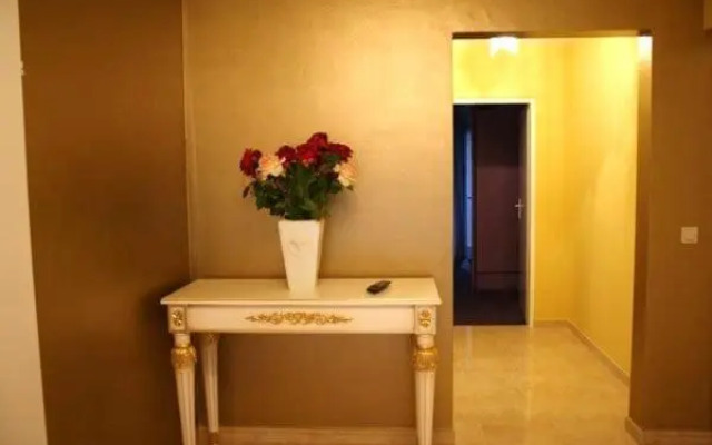Luxury Apartment In Versace Style