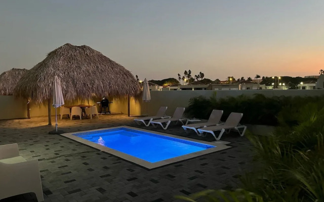 Villa Paradise with pool at mambo beach