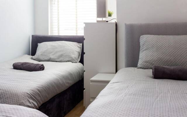 Beautiful 4-bed House in Bootle