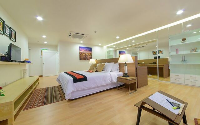 Beyond Suite Rama 8