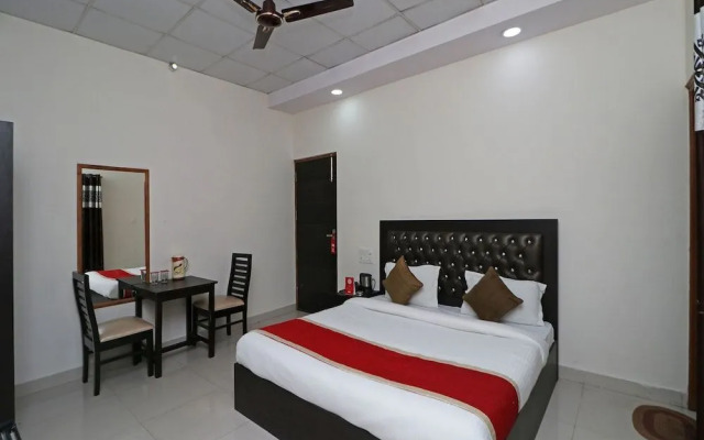 Gold Star Suits By OYO Rooms