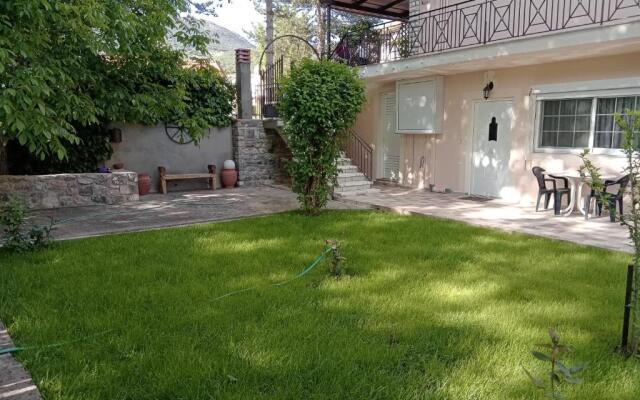 Aroanios apartments