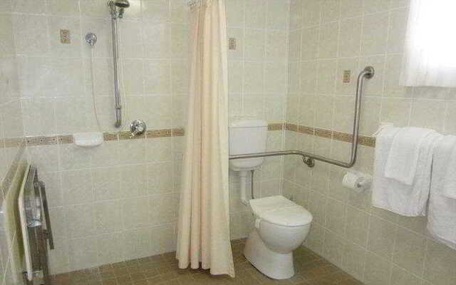 BEST WESTERN The Lakesway Motor Inn