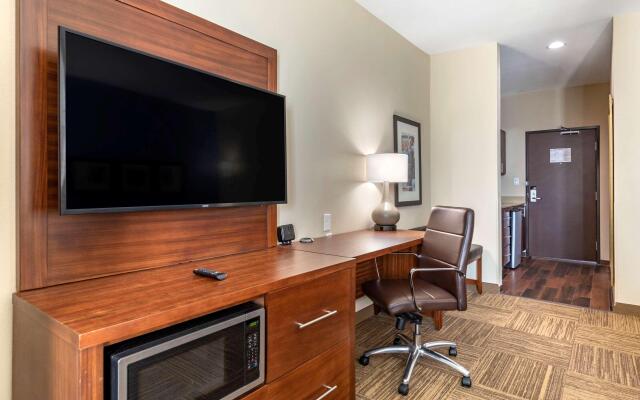 Comfort Suites
