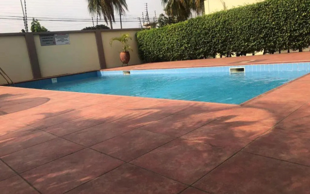 Serene 1 bedroom Apartment with Pool and Free Parking