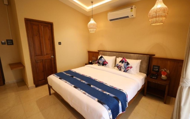 Foxoso Aaristo Baga Beach Resort