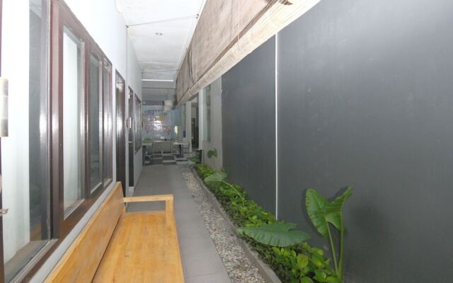 Airy Legian Dewi Sri Satu 8 Kuta Bali