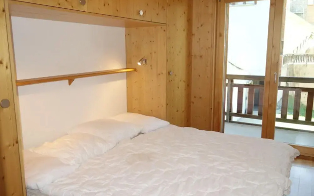 Spacious Apartment With Firepllace