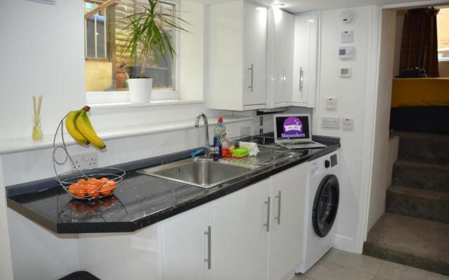 Willow Tree Apartment - 1 Bedroom Apartment - Stayseekers