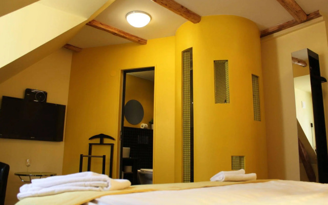 Magles Smiley Inn