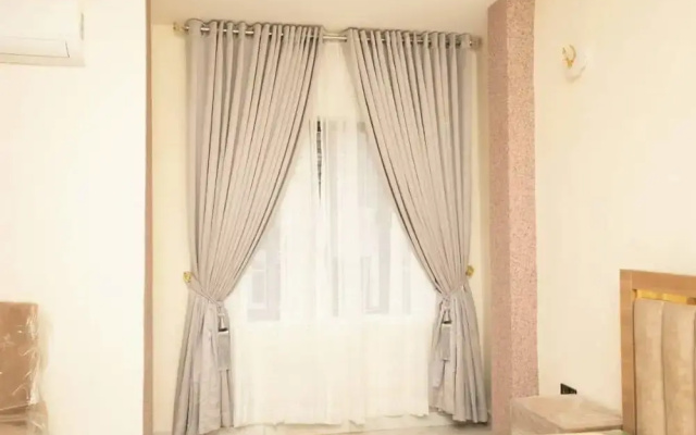 Grand Fweechvilla Hotel and Suites