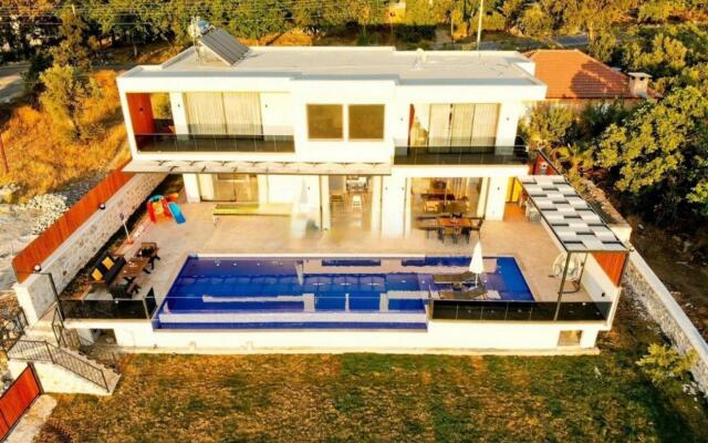 Villa With Jacuzzi Hammam Sauna and Pool in Kas