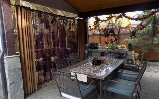 Lakeshore Paradise Bed And Breakfast