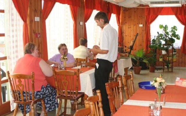 Hotel Hajnal