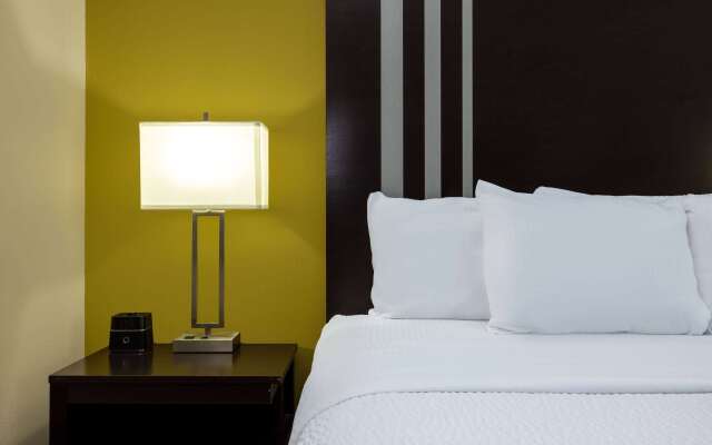 La Quinta Inn & Suites by Wyndham Artesia