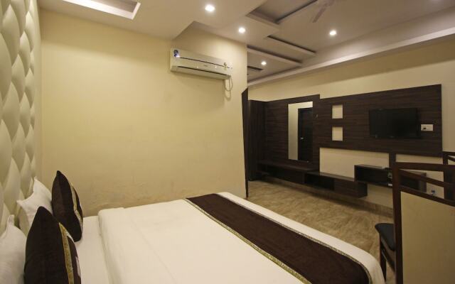 OYO 5183 Hotel Subhadra Residency