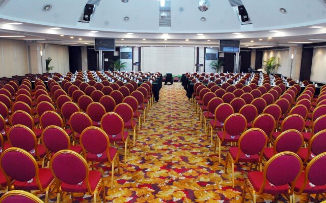 Hongyi Hotel Wuhan University