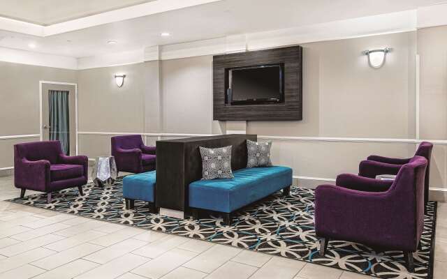 La Quinta Inn & Suites by Wyndham Houston Rosenberg