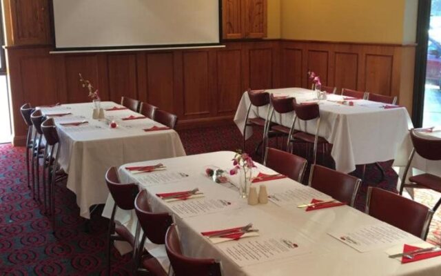 Club Laverton Motel