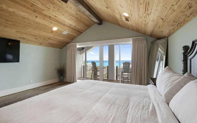 Bourbon Sea by Five Star Properties