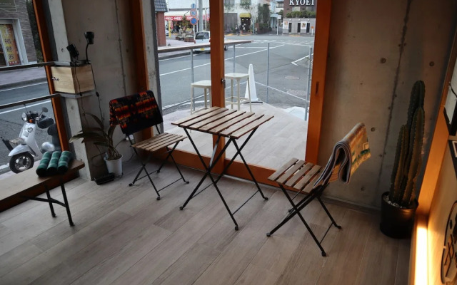 Treeside Hotel & Apartment