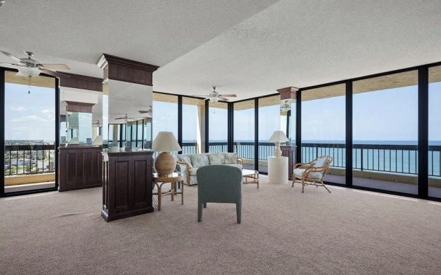 Oceanfront Penthouse #11b