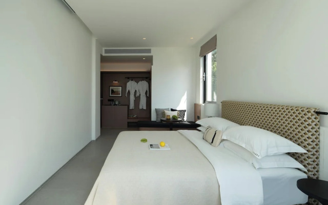 Miyue Roman Holiday Bubble Pool hotel