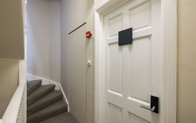 Avari Apartments - Hatton Collection