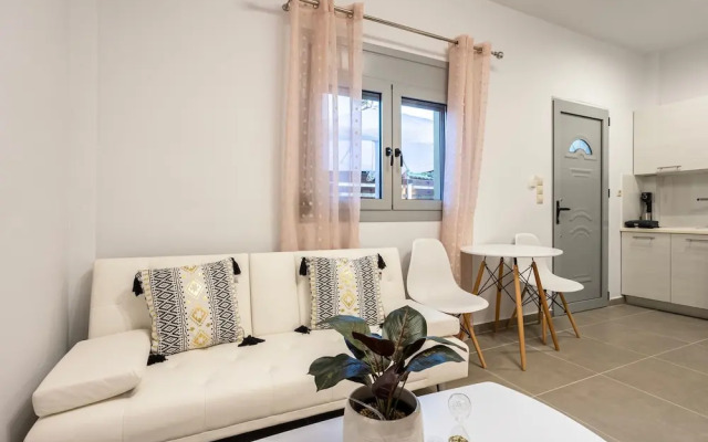 Filiatra Welcoming Hideaway - A Cozy Urban Escape
