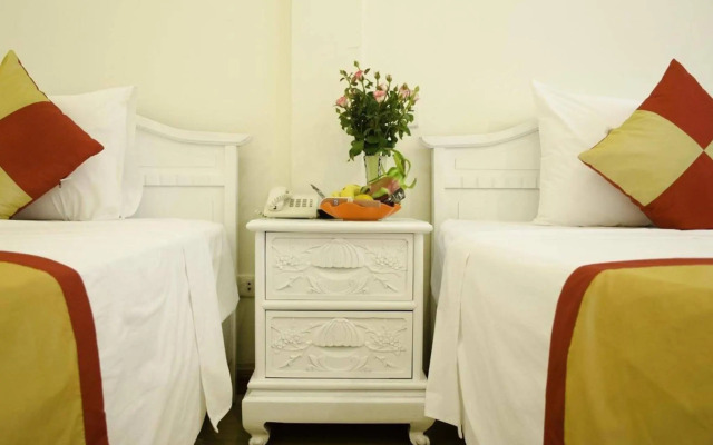 Blue Moon Hotel