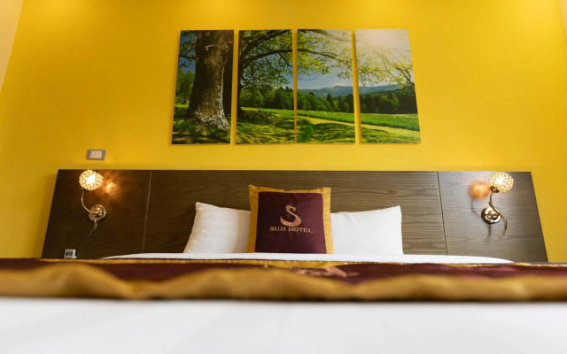 Suji Hotel
