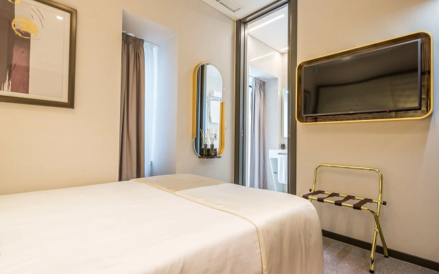 MeraPrime Gold Design Hotel